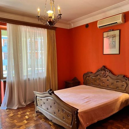 Guesthouse Parnavaz Mepe Батумі Екстер'єр фото
